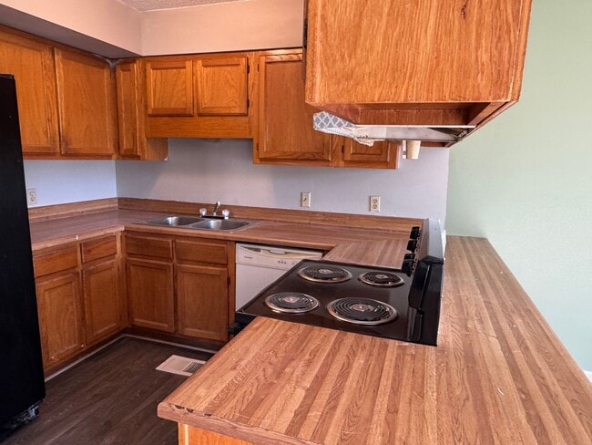 Photo - 223 Cedar Ridge Cove