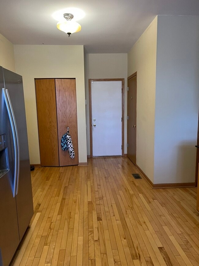 Photo - 18132 Lake Shore Dr