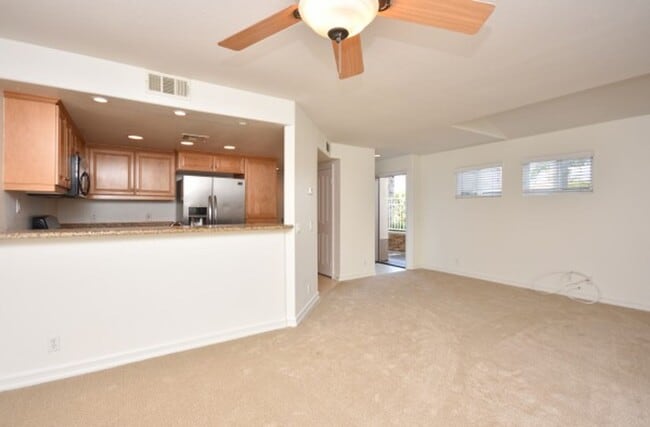 Photo - Beautiful condo blocks from the beach!