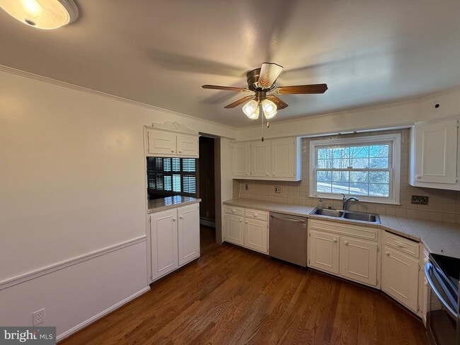 Photo - 9616 Burke View Ave