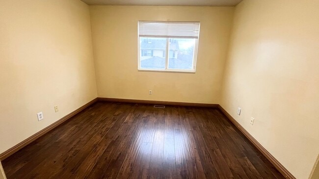 Photo - 4 bedroom/2.5 bathroom Townhome in West Jordan!