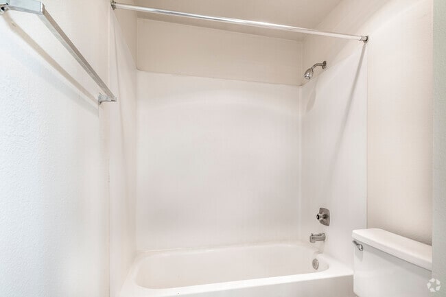 The B1.3 - 2BR, 1BA - 910SF - Bathroom