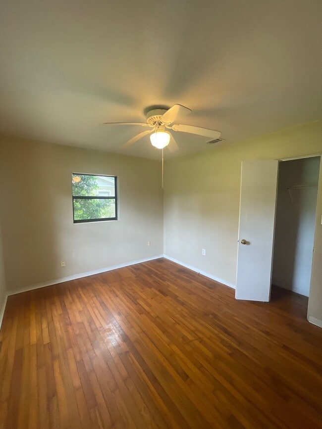 Photo - 4 Bed 1 Bath | Large Fenced Yard | Washer/Dryer Hookups | Central Air | Pet Friendly | Section 8 ...