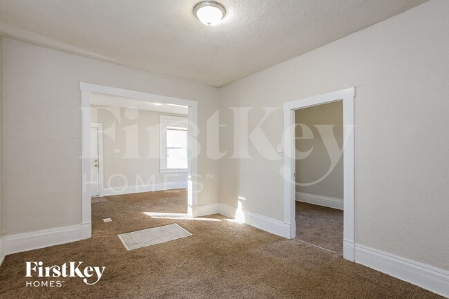 Photo - 2447 Norton Ave