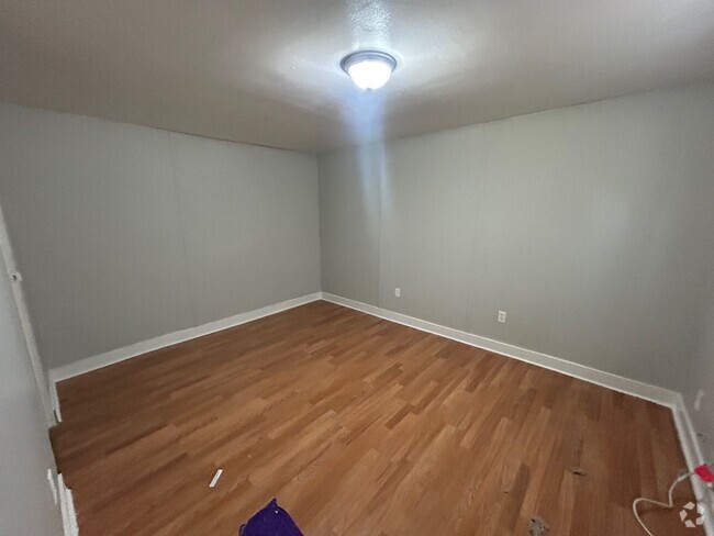 Building Photo - Spacious Living in Connally ISD Rental