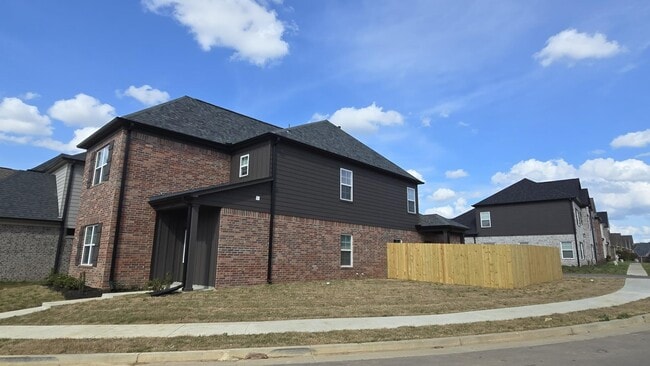 Photo - 1210 Pennock Dr