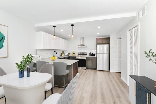 Photo - Tandem Living Apartments - Specials Available