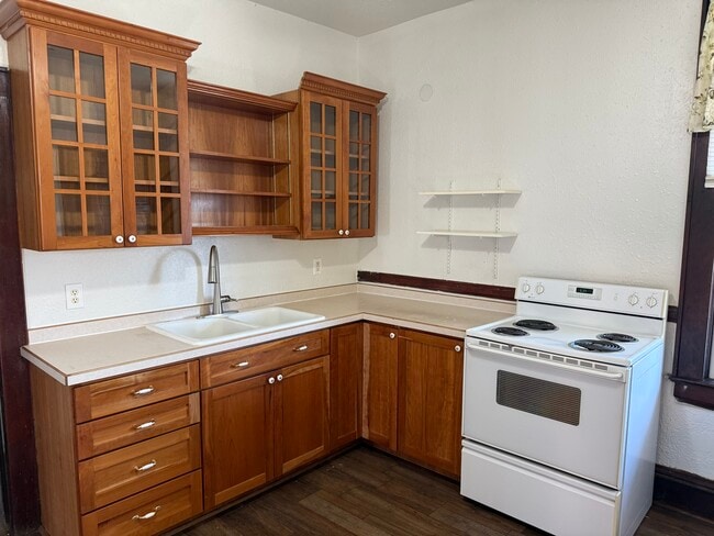 Building Photo - 148 W Aluminum St Unit 148 C bottom right