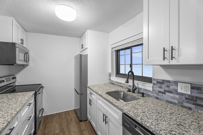 Photo - 42 N Main St