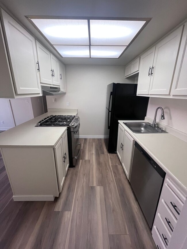 Photo - NICE UPDATED DUPLEX IN SACRAMENTO!!