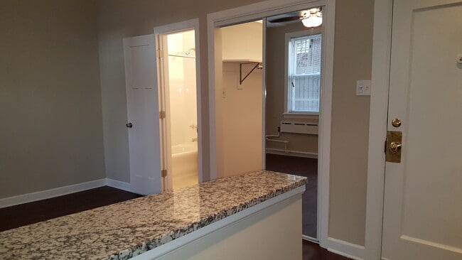 Photo - 432 W Belmont Ave Unit 102