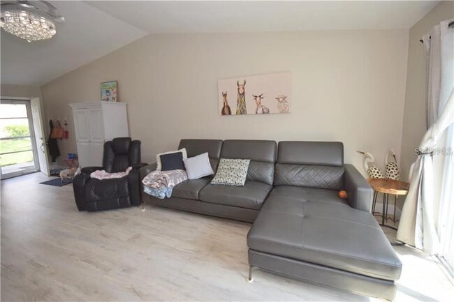 Photo - 3123 39th St S