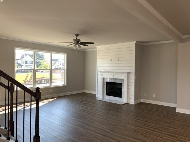 Photo - 5203 Addison St