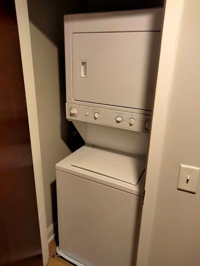 Photo - 52 Imlay St Unit 2a