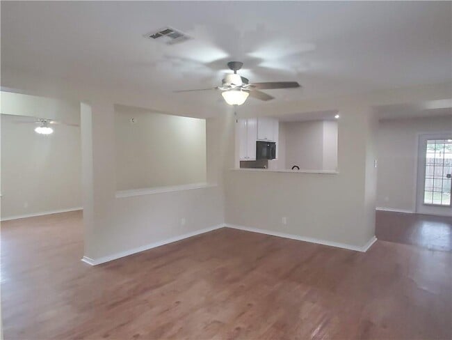 Photo - 551 New Country Rd