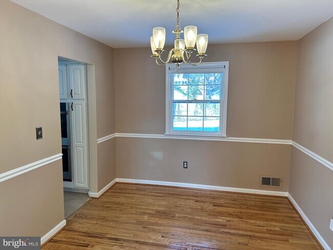 Photo - 4405 Bel Pre Rd