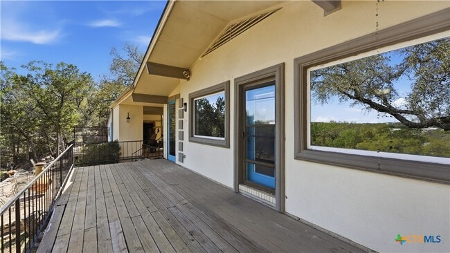 Photo - 1268 Lakeside Dr W