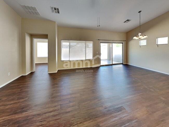 Photo - 11369 W Lincoln St