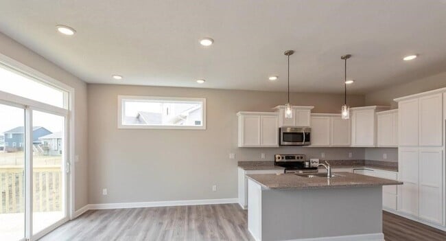 Photo - 610 NE 57th St