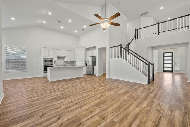 Photo - 113 Shadow Oak Cv