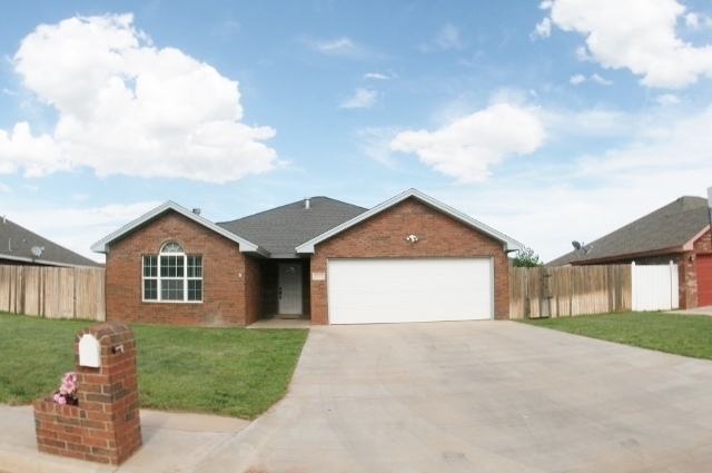 Open Floor Plan, Fruit Trees, Pets Allowed - Open Floor Plan,  Fruit Trees, Pets Allowed House