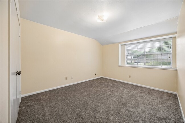 Photo - 11926 Waldemar Dr