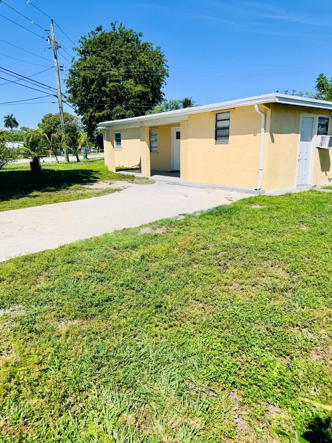Photo - 5755 Winfield Blvd