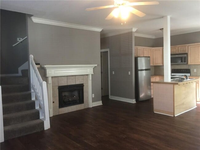 Photo - 230 N Olive Ave