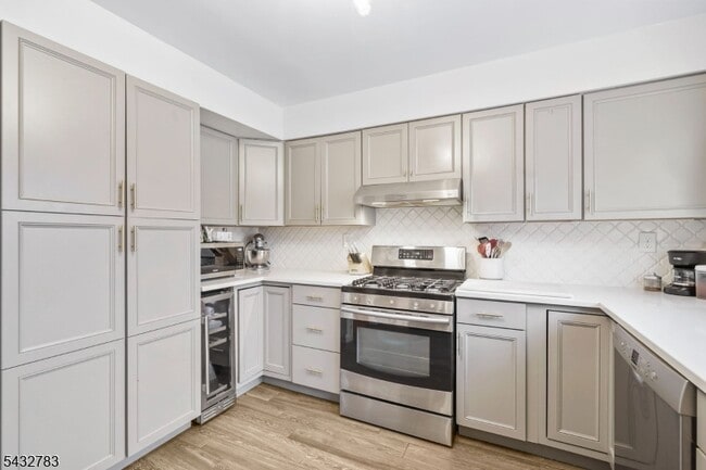 Photo - 424 Tall Oak Ln