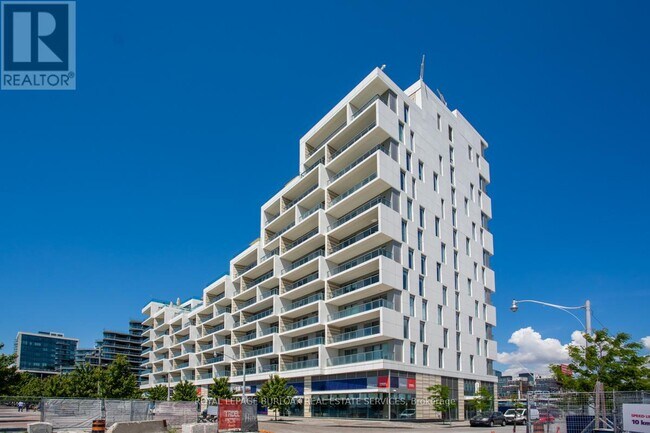 Photo - 118 Merchants' Wharf Unit 319