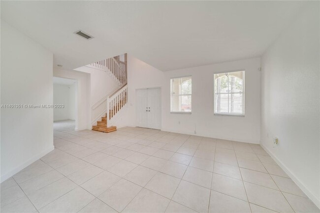 Photo - 16500 SW 37th St