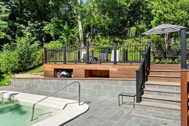 Photo - 93 Woodcliff Rd Unit 1