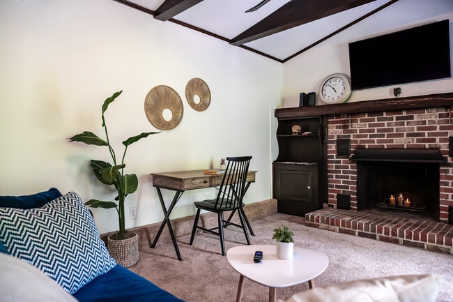 Photo - 323 Poplar Hill Ln