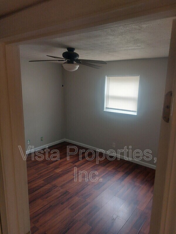 Photo - 10400 Greentree Ln