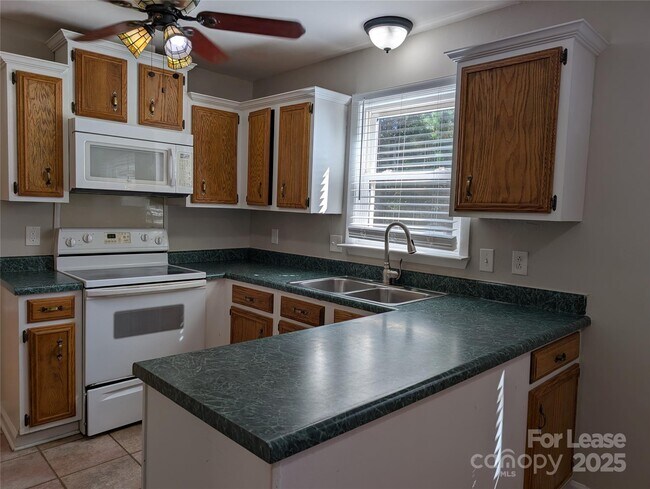 Photo - 5823 Rimerton Dr