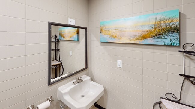 Photo - 307 W 3rd St Unit 3