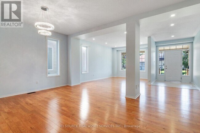 Photo - 140 Annapolis Cir