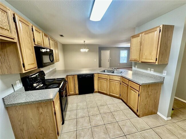 Photo - 1431 W Jct St