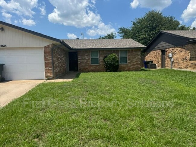 Building Photo - 8613 E Parkridge Dr
