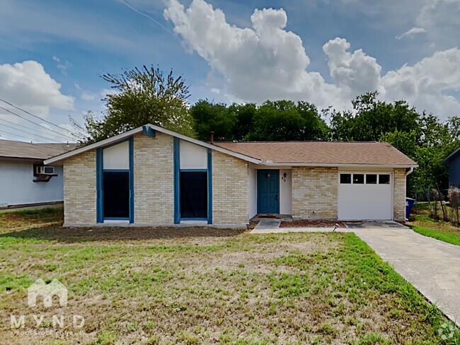 Building Photo - 812 Hickory Hill Dr Rental