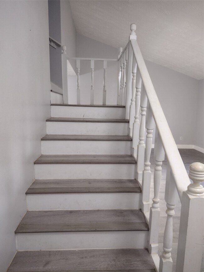 Photo - 7514 Wovenwood Ln