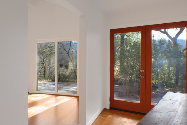 Photo - 21 Woodbury Rd