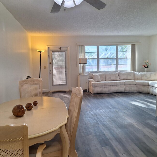 Photo - 2092 Wolverton E