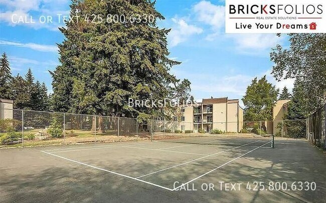 Photo - Prime Bellevue Condo, conveniently located... Unidad F-06