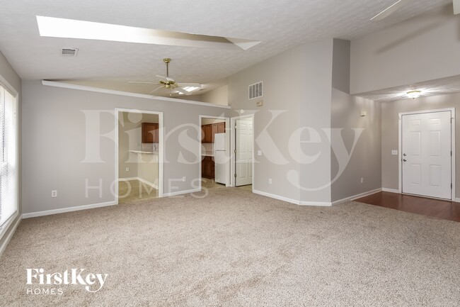 Photo - 799 Avalon Forest Way