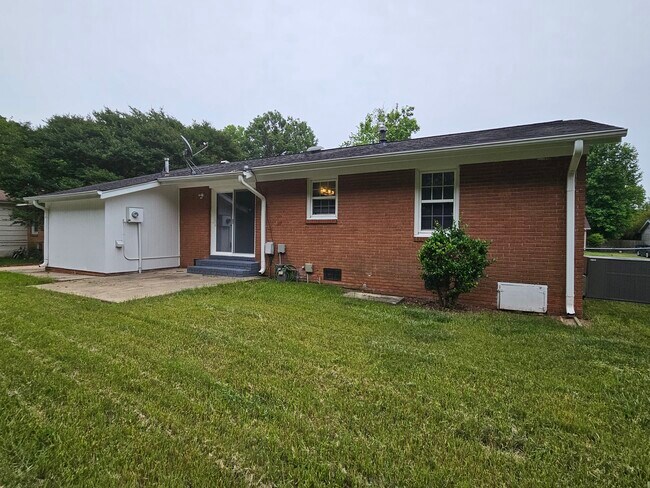 Photo - 6901 Cove Creek Dr