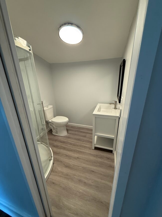 En-Suite Primary Bathroom - 345 Richland Ave