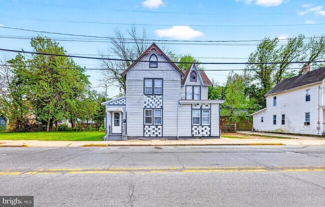 214 W Division St