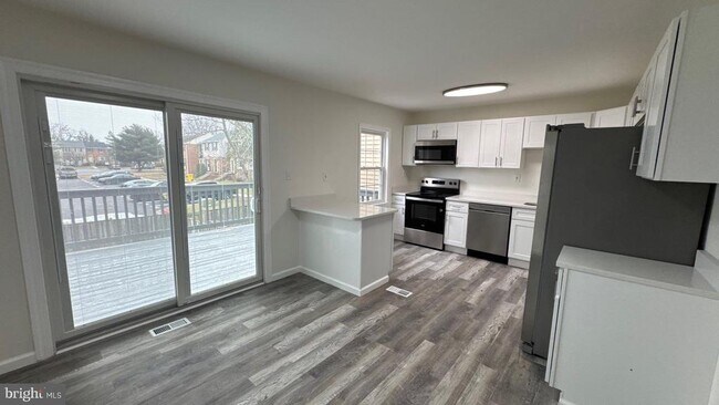 Photo - 830 Oyster Bay Harbour