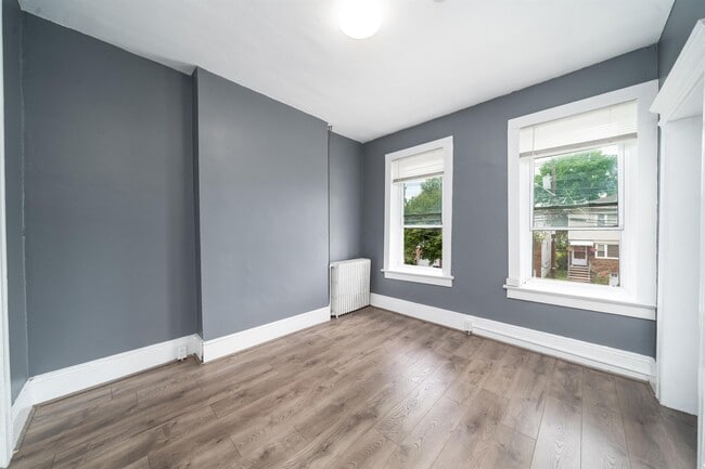 Photo - 122 Mallory Ave